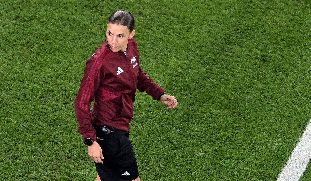 Stéphanie Frappart será la primera mujer en arbitrar un partido de un Mundial Masculino