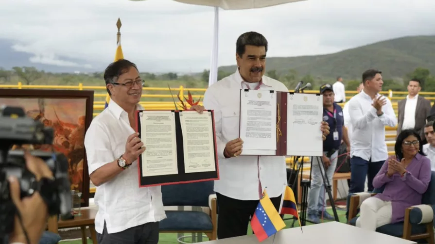Gustavo Petro y Nicolás Maduro en la frontera