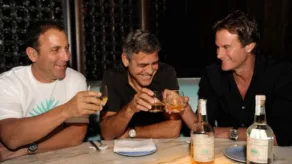 George Clooney y su tequila