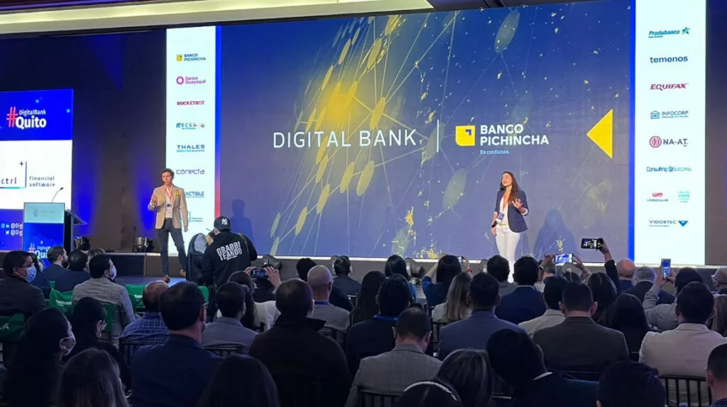 Banco Pichincha ha adaptado sus canales digitales para atender las necesidades de las personas con discapacidad visual y a los microempresarios.