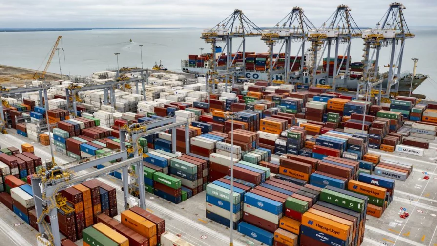 La importancia de llegar de manera expedita a Asia es que China se consolida como el principal socio comercial de Ecuador.