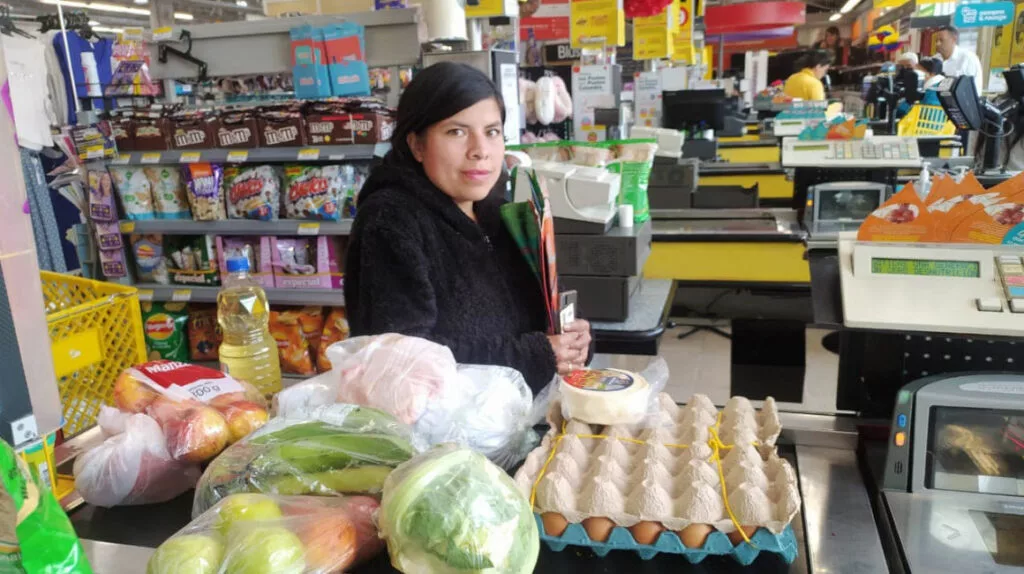 Antes de la pandemia, la Cámara de Comercio de Ipiales registraba entre 8.000 y 12.000 vehículos ecuatorianos los fines de semana. Ahora el flujo de vehículos es de hasta 15.000.