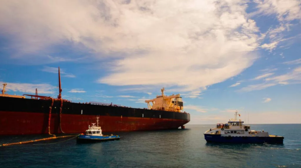 Petroecuador habría logrado un preacuerdo para que un porcentaje del petróleo ecuatoriano vaya a refinerías asiáticas. Colocar el petróleo ecuatoriano en el mercado asiático es atractivo para Petrochina siempre y cuando Ecuador ofrezca cargas en buques tipo Suezmax y VLCC.
