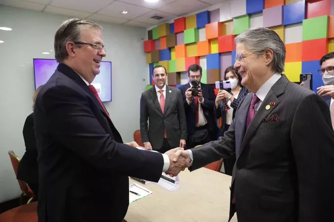 La reunión entre Lasso y el canciller mexicano es parte de las actividades previas a la toma de posesión de Gustavo Petro como el primer presidente izquierdista de Colombia.