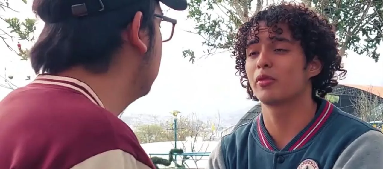“Los Olvidados”, es un cortometraje dramático y melancólico, que toca temas como la migración, la delincuencia, la crisis venezolana, la xenofobia y la desesperación de aquellos que con pocos recursos económicos y pocas opciones enfrentan a diario sus problemas.