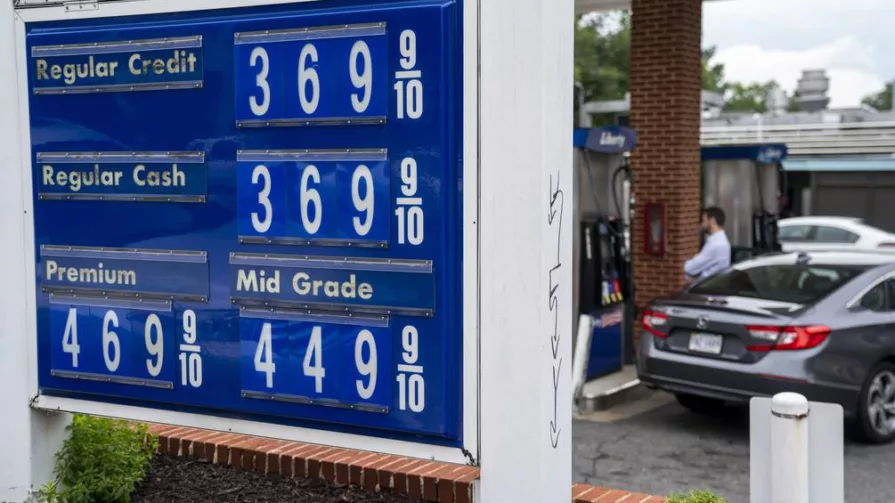 En Ecuador, el precio de la súper, que es calculado por Petroecuador a través de una fórmula, se relaciona con el precio del crudo y el de los derivados del mes anterior.