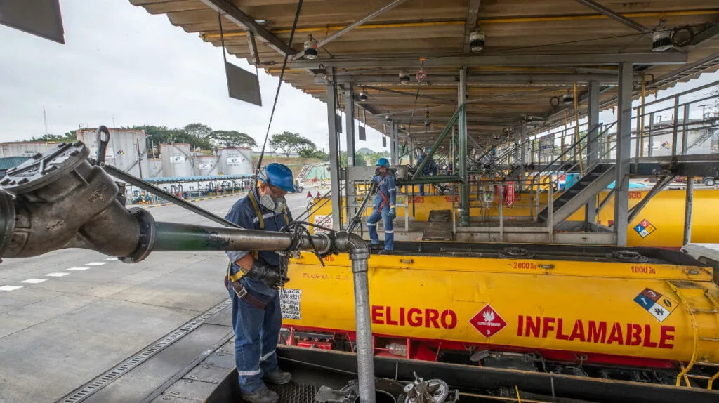 Para octubre espera iniciar la comercialización una gasolina llamada Súper Premium, de 95 octanos