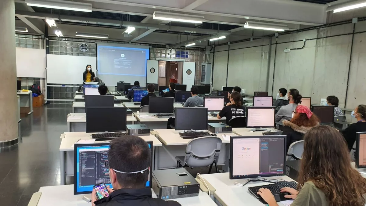 La OIEC se encarga de detectar, formar y preparar los talentos que conforman los equipos que representan al país en varias competencias, siendo la más importante el Mundial de Informática (IOI).