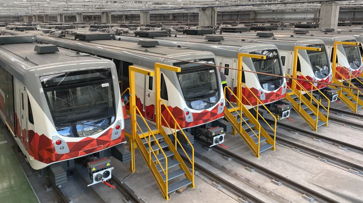 En los primeros días, los usuarios reciban un boleto con un código QR para ingresar a los trenes.