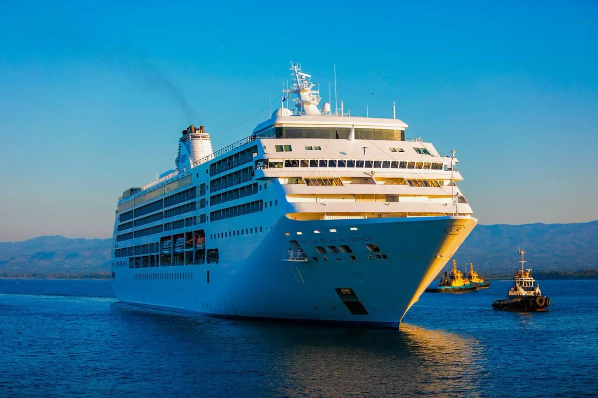 En diciembre arribaría la nave Silver Moon, con la que sumarían un total de nueve cruceros en anclar en el puerto manabita en lo que va de la temporada 2022-2023.
