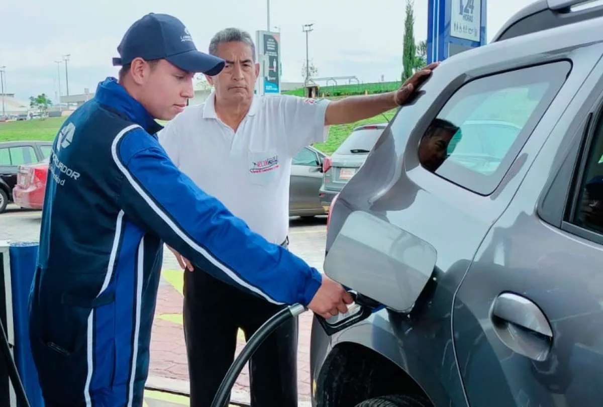 Cinco centavos, sube el precio de venta referencial sugerido para la gasolina súper premium de 95 octanos en las gasolineras de Petroecuador y sus afiliadas.