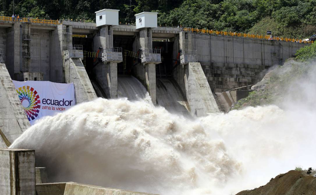 La Corporación Eléctrica del Ecuador (Celec-EP) es la empresa encargada de mantener las condiciones del parque de generación hidroeléctricas y termoeléctricas, así como el sistema de transmisión.
