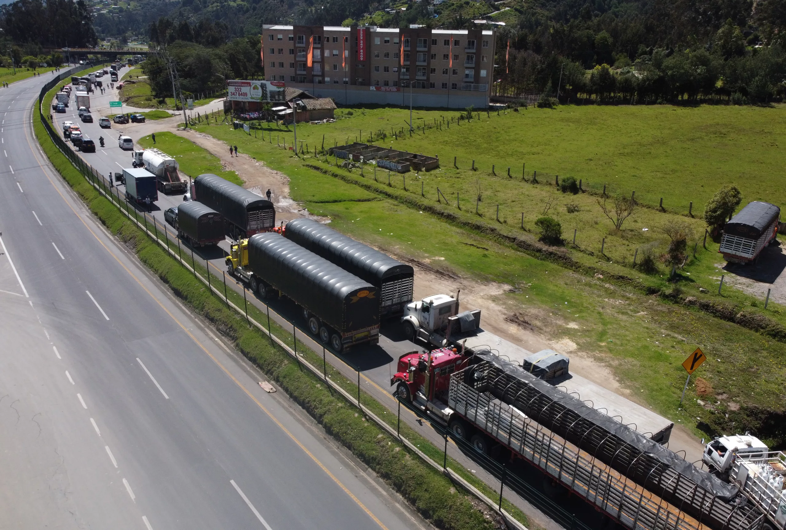 Los camiones con carga en esta situación deben cumplir el proceso de cambio de cabezal (enganche y desenganche).