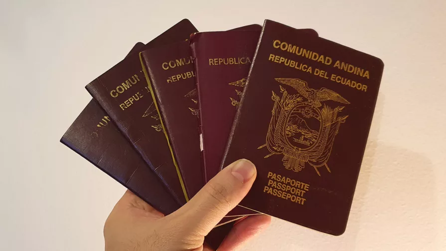 La demanda de pasaportes es alta considerando que Azuay y Cañar son provincias con migración alta.