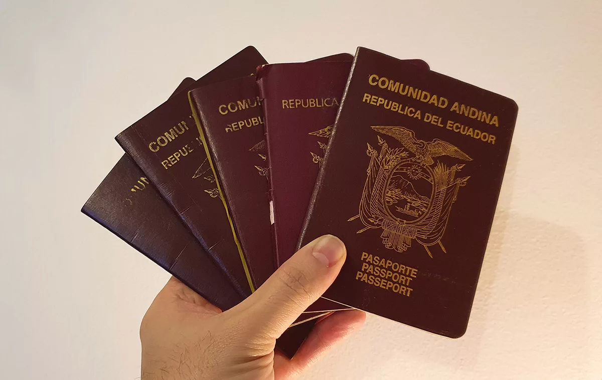 La demanda de pasaportes es alta considerando que Azuay y Cañar son provincias con migración alta.