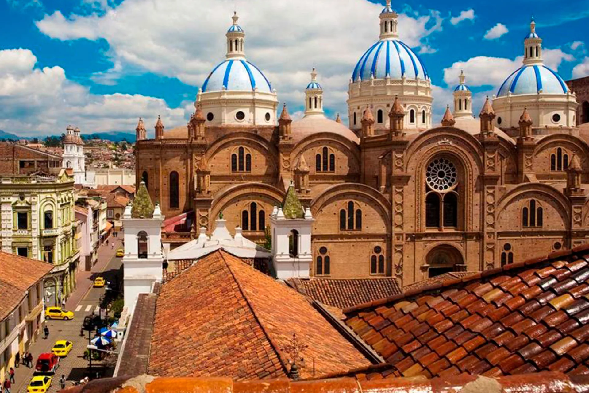 La revista International Living, que en 2023 ubicó a Ecuador como el cuarto mejor país para los jubilados extranjeros, destaca que el mercado inmobiliario en Cuenca “es una buena inversión”.
