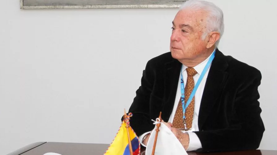 Santos, además, habría faltado a la verdad al señalar, en su declaración juramentada.