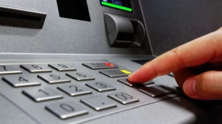 En los 4.894 cajeros automáticos los bancos pueden realizar transacciones bancarias como retiros y depósitos.