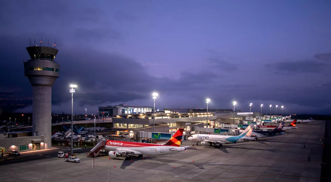Desde que comenzó a operar el 20 de febrero de 2013, el aeródromo de la capital ecuatoriana ha transportado unos 44,6 millones de pasajeros en alrededor de 460.000 vuelos.