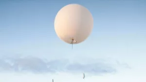 El globo aerostático, un invento desarrollado por los hermanos Montgolfier, puede convertirse en un arma de espionaje, siempre que tenga los equipos adecuados.
