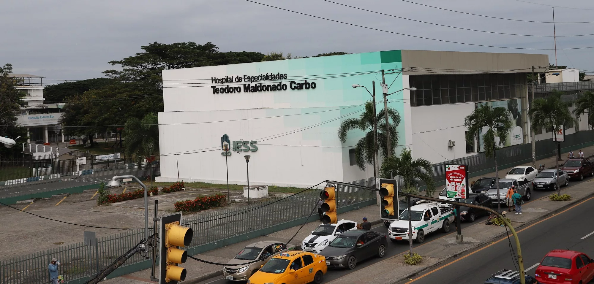 El Hospital Teodoro Maldonado Carbo del IESS en Guayaquil registra 30 casos de corrupción entre 2015 y 2021.