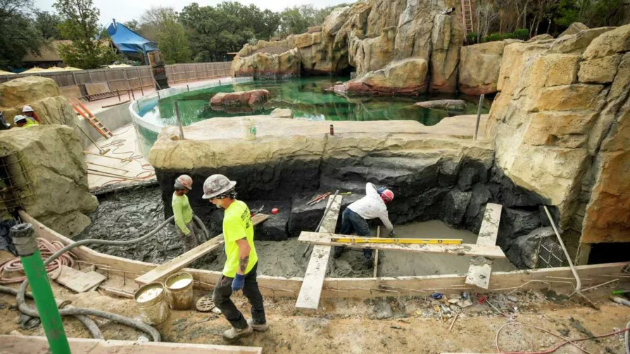 El Houston Zoo recaudó más de $150 millones como parte de la campaña del centenario Keeping Our World Wild, de allí se consiguió el presupuesto para la exhibición sobre Galápagos que es la última parte de un plan de varias fases que duró seis años.