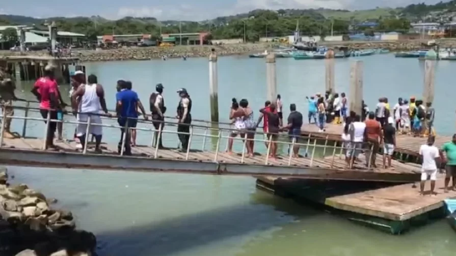 Los criminales cobran a los pescadores artesanales a cambio de un servicio de supuesta seguridad.