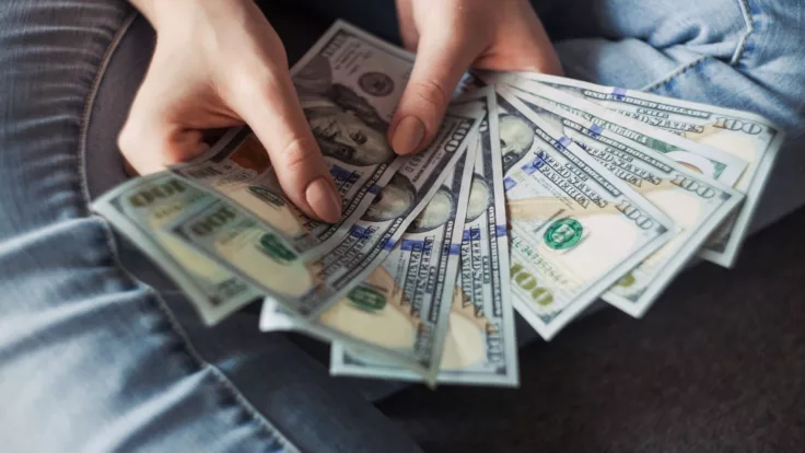 En el mercado hay entidades financieras que aprueban nanocréditos desde $100, como Banco Pichincha.
