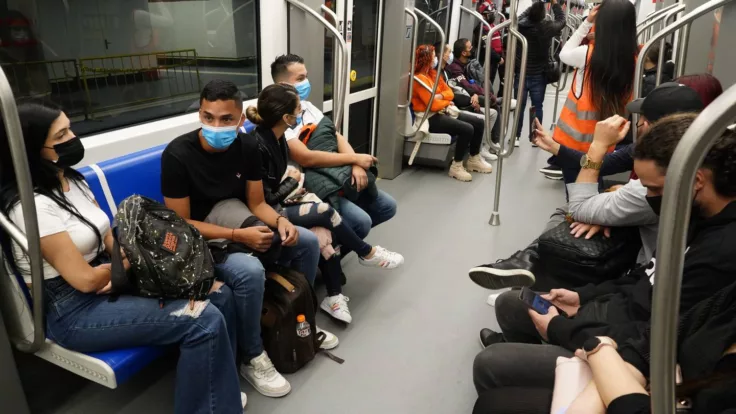 La operación comercial del Metro de Quito se inició con el expendio de códigos QR para ingresar a las instalaciones.