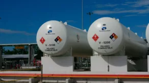 Bajo Alto consume seis millones de pies cúbicos de gas natural por día, que luego se distribuye al sector industrial de Cuenca, especialmente el de cerámica.