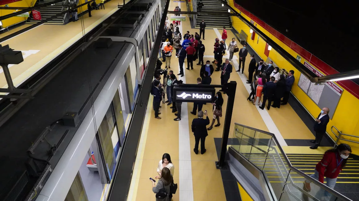 Metro de Quito suspende sus operaciones de manera indefinida ...
