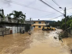 En 24 horas se acumuló el doble de agua lluvia que, en un mes en Esmeraldas, pero no tiene relación con El Niño.