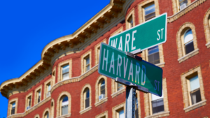 ¿Sabías que 8 alumnos de Harvard firmaron la Declaración de Independencia de los Estados Unidos?