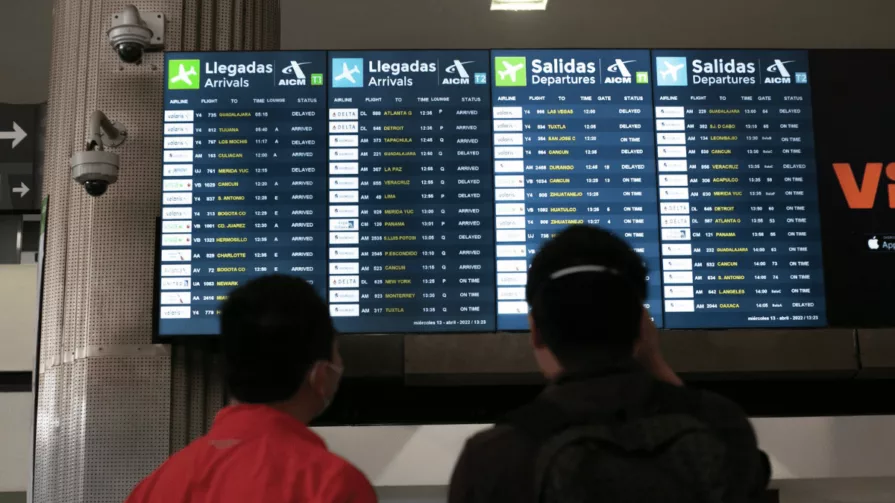 El Aeropuerto de Culiacán permanecerá cerrado hasta las 10 p.m. de hoy.